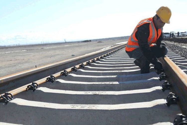 آمادگی شرکت ذوب‌آهن برای تأمین ریل قطار اصفهان - تهران