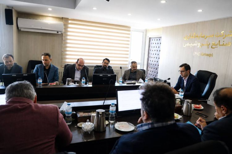 فرآورد همچنان در اوج  