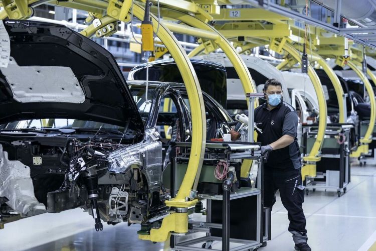تولید خودرو به یک میلیون و 230هزار دستگاه رسید/ رشد 61 درصدی تولید در بخش خصوصی