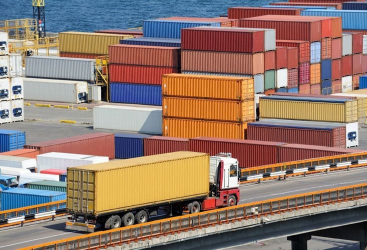 تسهیلات گمرکی و فعالیت شبانه‌روزی؛ راهبردی اثربخش برای تاب‌آوری اقتصاد