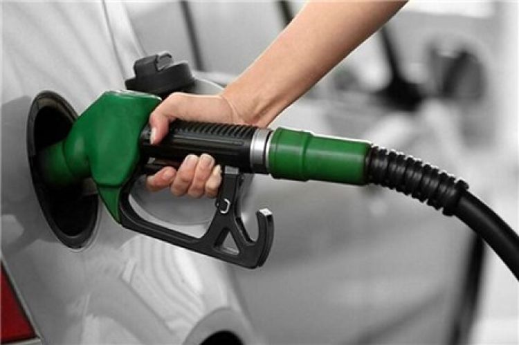 تکذیب افزایش قیمت بنزین در سال آینده | عملکرد تیم اقتصادی دولت سیزدهم مثبت و رو به ثبات است