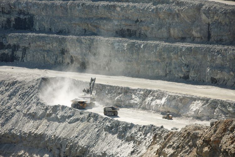 استخراج 8.7 میلیون تن سنگ آهن در سنگان طی 6 ماهه نخست امسال