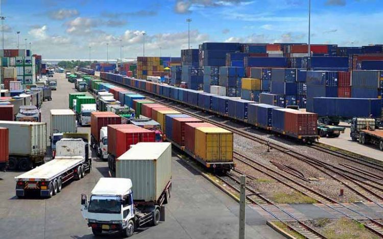 رشد 37 درصدی صادرات در دو ماه نخست امسال/ تراز تجارت خارجی کشور مثبت شد