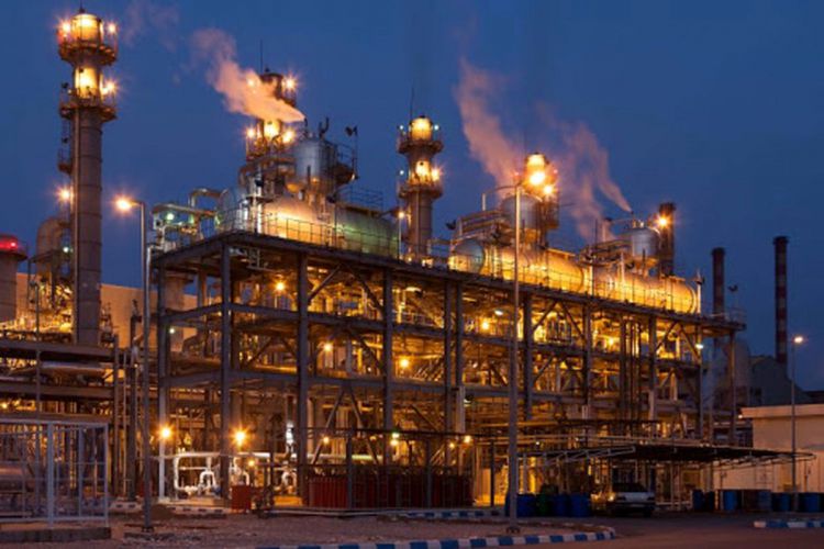 دستیابی به بازارهای جدید نفتی با توسعه رویکرد پالایشگاه‌داری فراسرزمینی