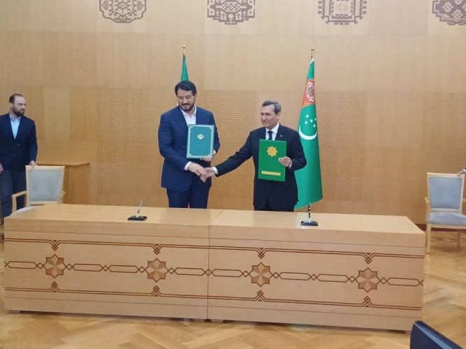 ایران و ترکمنستان چند سند همکاری به ارزش 900 میلیون دلار امضا کردند