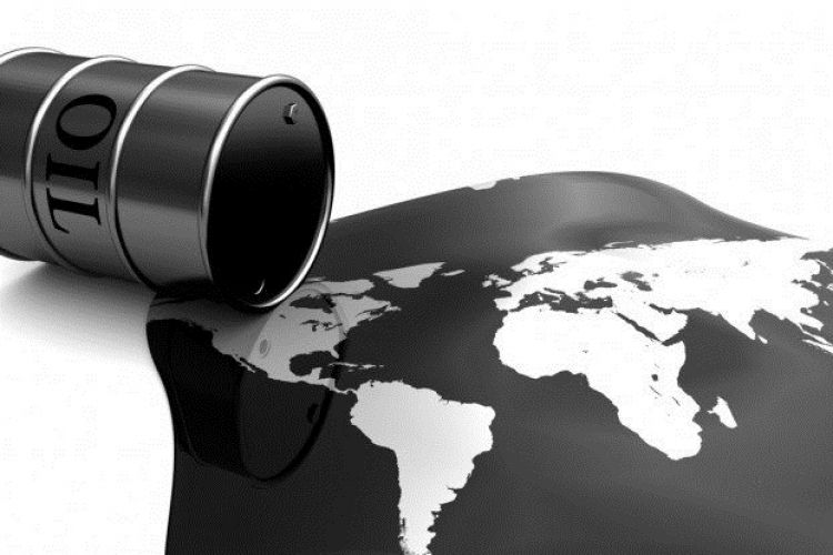 افت قیمت نفت به دلیل کاهش سود شرکت‌های چینی