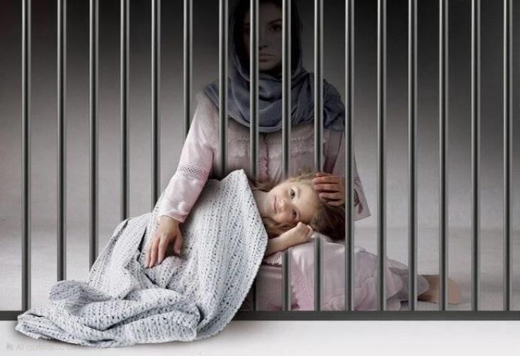 هدیه روز مادر از سوی بانک مسکن؛ سه بانوی زندانی جرایم غیرعمد از بند رها شدند هدیه روز مادر از سوی بانک مسکن؛ سه بانوی زندانی جرایم غیرعمد از بند رها شدند