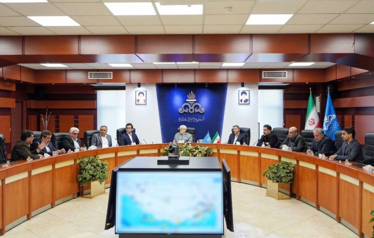 بازدید معاون اول رئیس جمهور از شرکت ملی پالایش و پخش فرآورده‌های نفتی ایران/دکتر عارف: پالایش و پخش در جنگ، بسیار فراتر از انتظار ظاهر شد