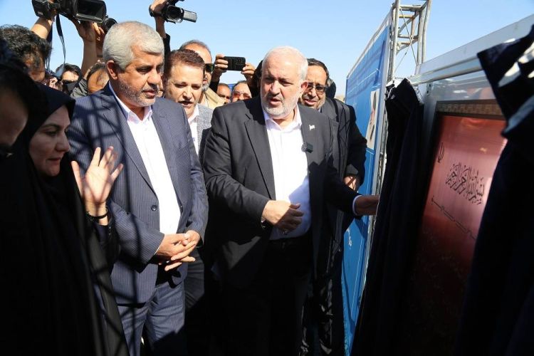 سد انحرافی و کانال انتقال آب نجف‌آباد جیرفت با حضور وزیر نیرو به بهره‌برداری رسید