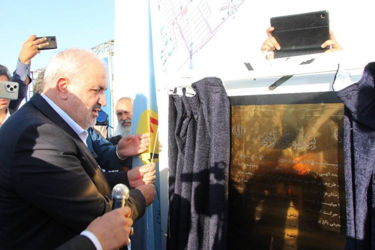 احداث بیش از هزار نیروگاه تجدیدپذیر در کشور/ افتتاح 11 پروژه بزرگ آب و برق در جنوب کرمان