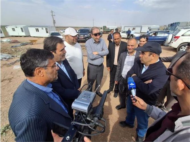معاون وزیر نیرو از چند نیروگاه خورشیدی در دست ساخت در شهرستان بوئین زهرا بازدید کرد معاون وزیر نیرو از چند نیروگاه خورشیدی در دست ساخت در شهرستان بوئین زهرا بازدید کرد