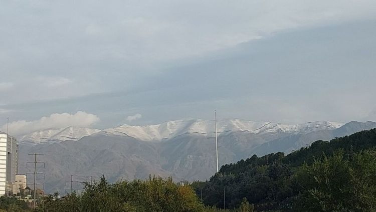  عکس/ اولین برف پاییز به تهران رسید