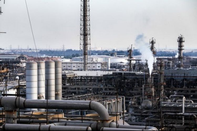 تولید روزانه 12 میلیون لیتر بنزین از پالایشگاه ستاره خلیج فارس