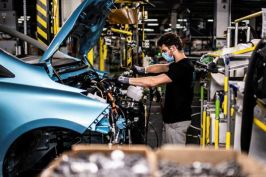 ابلاغ رسمی قیمت‌های جدید خودرو پس از تایید کارگروه بانک مرکزی