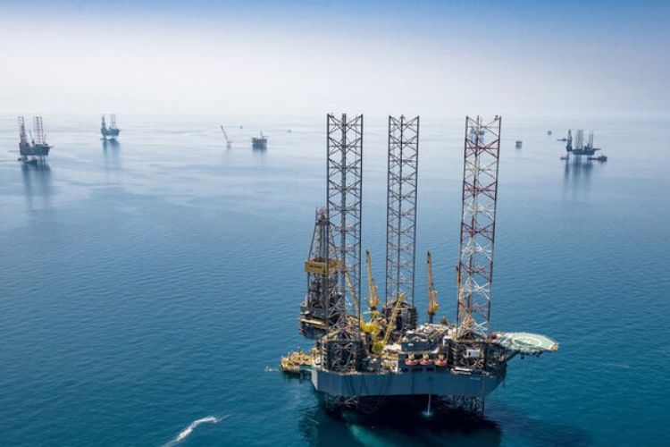 تولید نفت میدان مشترک فروزان در خلیج‌فارس افزایش می‌یابد