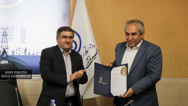 دانشمند پژوهشگاه نفت نشان جهانی WIPO را دریافت کرد