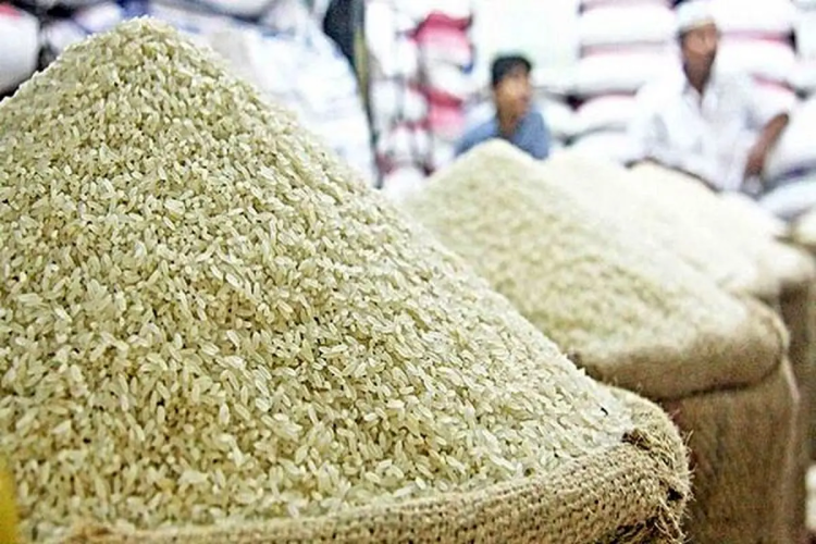 کاهش قیمت برنج ایرانی در بازار؛ وضعیت بازار روغن خوراکی چگونه است؟ کاهش قیمت برنج ایرانی در بازار؛ وضعیت بازار روغن خوراکی چگونه است؟