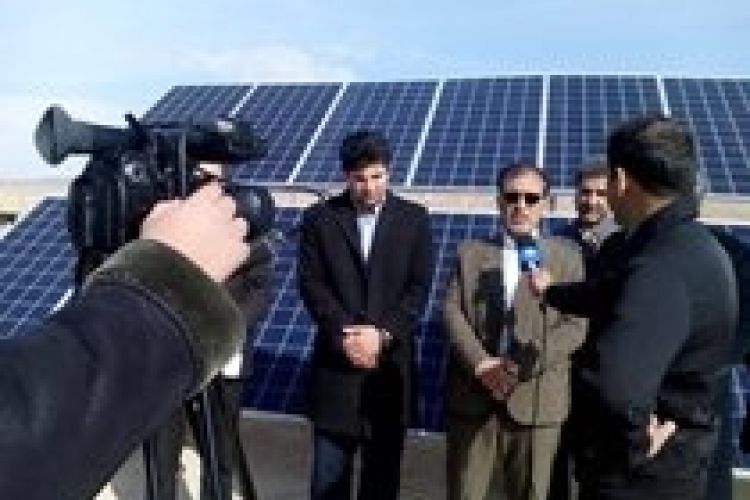 افتتاح نیروگاه‌های خورشیدی خانگی مددجویان کمیته امداد 