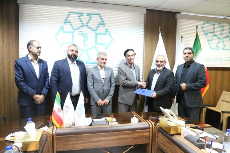 داریوش حشمت، سکانداری پخش رازی را برعهده گرفت