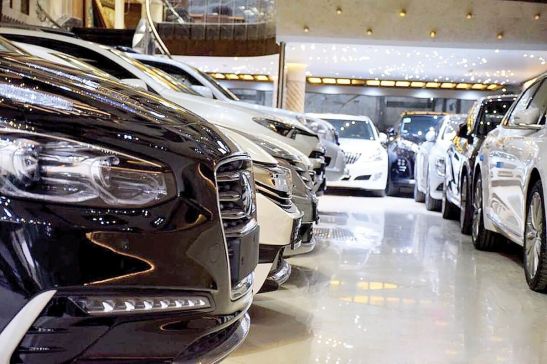 سایه ریسک های سیاسی بر خودرو؛ قیمت‌ها در بازار نوسانی شد
