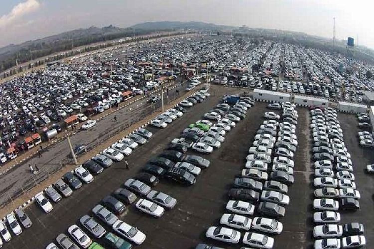 ریزش قیمت خودرو تحت‌تأثیر عقب‌نشینی دلار