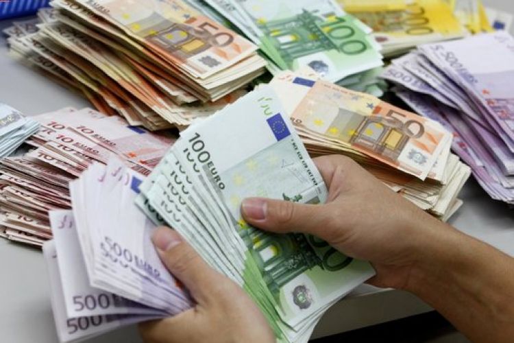 میزان ارز مجاز مسافران هوایی 5 هزار یورو است