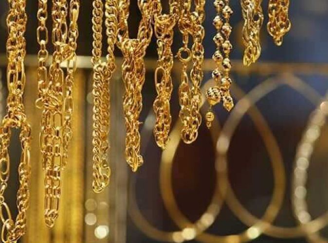 قیمت طلا یک کانال بالا رفت/ دلار درجا زد