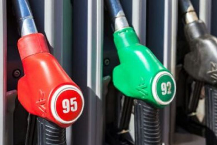 افزایش قیمت بنزین، تورم را بالا نمی برد/ بین سالهای 92 تا 96 قیمت بنزین دو برابر شد، تورم از34 درصد به زیر 10 درصد رسید