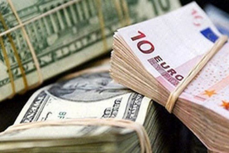واکنش رئیس کانون صرافان به گران شدن دلار: مردم اصلا خریدار نیستند