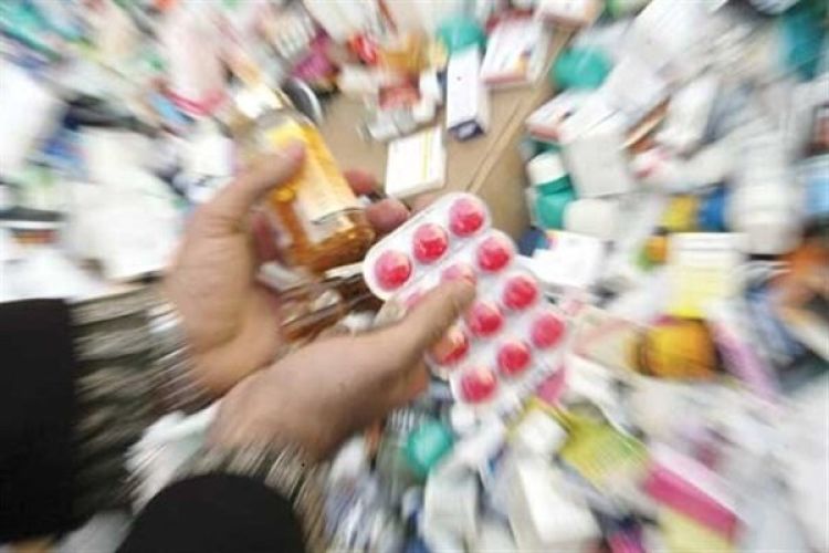 هشدار نسبت به خطر شکلگیری بازار سیاه دارو؛ واقعیت نباید سانسور شود هشدار نسبت به خطر شکلگیری بازار سیاه دارو؛ واقعیت نباید سانسور شود
