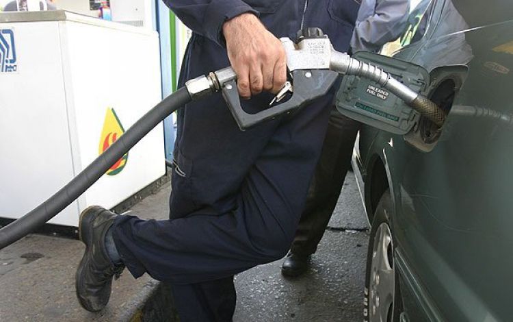 سازوکار تخصیص سهمیه بنزین به خانوارهای فاقد خودرو چگونه خواهد بود؟/ قیمت بنزین تغییری نخواهد کرد