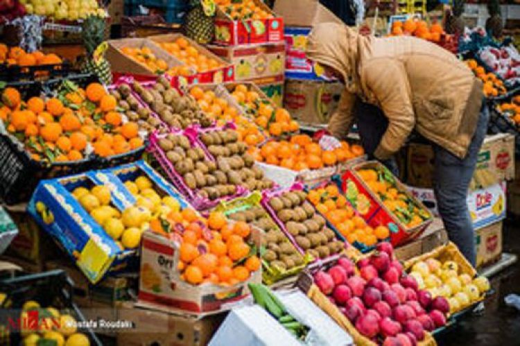 قیمت میوه و تره بار در بازار/ خرمالو ، گلابی و لیمو شیرین چند؟