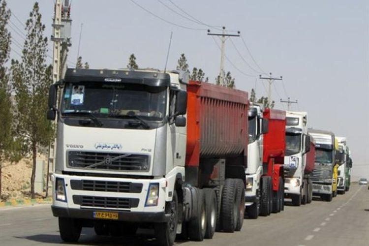 بازگشت 10 کامیون ایرانی متوقف شده در مرزها