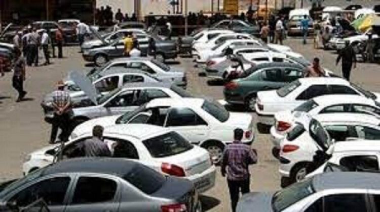 اختلاف در قیمت‌گذاری خودرو؛ خریداران سردرگم شدند