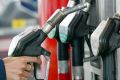 خبر جدید معاون وزیر نفت درباره قیمت بنزین/ برنامه دولت درباره قیمت بنزین اعلام شد