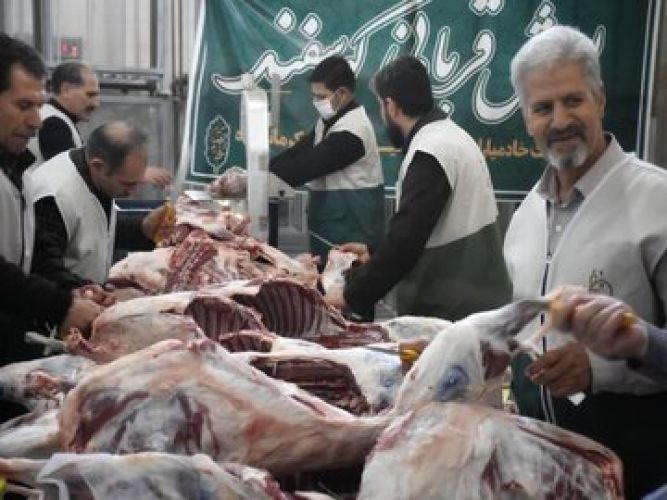 نرخ گوشت، افسار پاره کرد/ رئیس اتحادیه دامداران: دولت حمایت کند دام پروار شود!/ بسیاری از خانوارها توان خرید مرغ هم ندارند