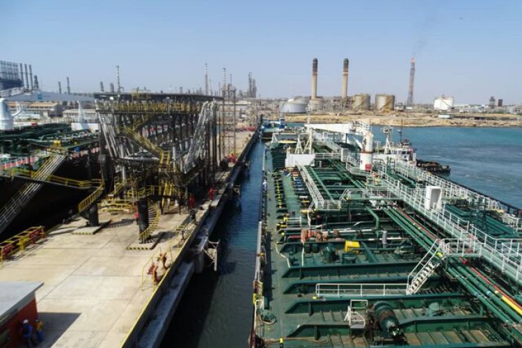 نفتکش ایرانی در بندر ونزوئلا پهلو گرفت