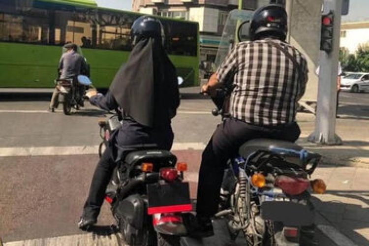 هیچ ممنوعیت قانونی برای صدور گواهینامه موتور برای زنان در کار نیست
