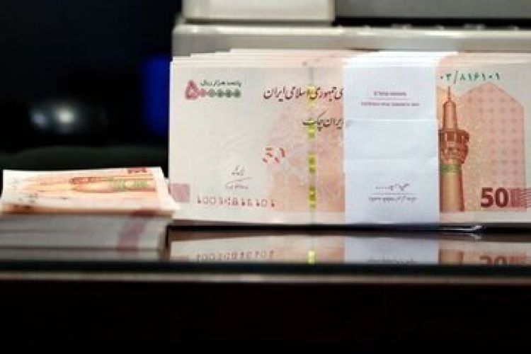 زمزمه‌های تازه در دولت؛ حقوق کارمندان و بازنشستگان بالا می‌رود؟