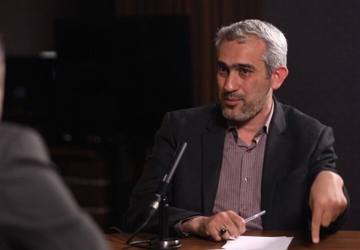 توضیحات مهم وزیر امور اقتصادی و دارایی درباره افزایش قیمت دلار توضیحات مهم وزیر امور اقتصادی و دارایی درباره افزایش قیمت دلار