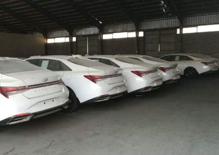 ترخیص 1000 دستگاه خودروی هیوندای النترا از گمرک شهید باهنر