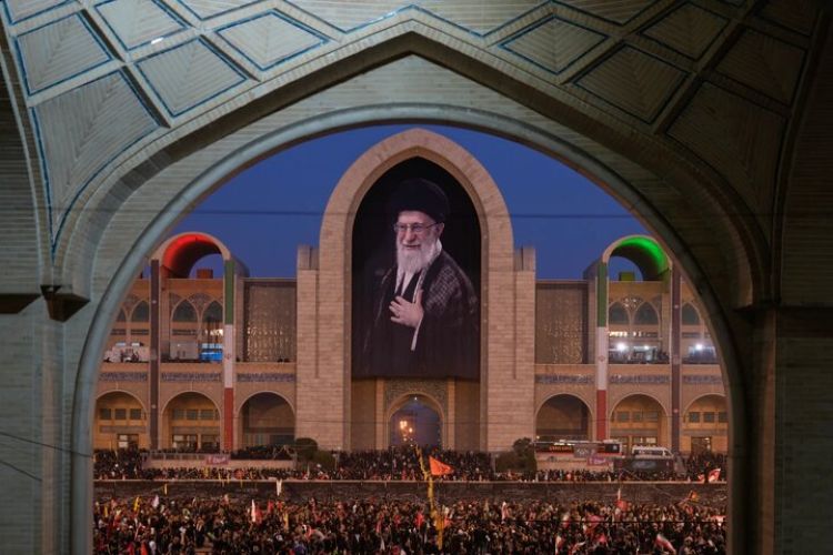  روایت آسوشیتدپرس از مشارکت ایرانیان در دومین روز از وداع با رهبر شهید