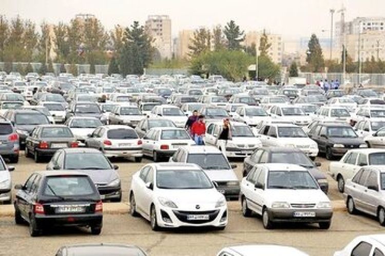 نگاهی به 4 عامل گرانی قیمت خودرو در بازار آزاد نگاهی به 4 عامل گرانی قیمت خودرو در بازار آزاد