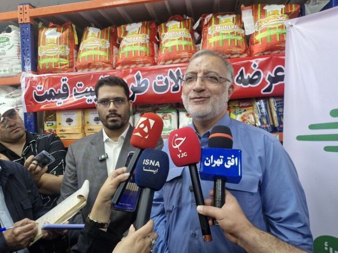طرح «تورم صفر» کلید خورد؛ توزیع 12 کالای اساسی در تهران طرح «تورم صفر» کلید خورد؛ توزیع 12 کالای اساسی در تهران