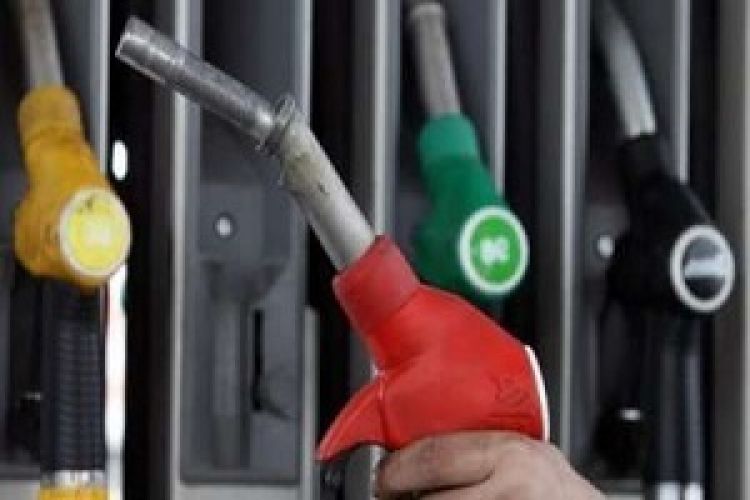 ذخیره مناسب بنزین و سوخت‌رسانی مطلوب در تعطیلات عید فطر