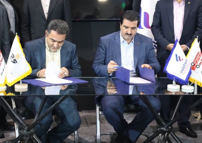 با اهتمام شرکت سرمایه‌گذاری صندوق بازنشستگی کشوری (هلدینگ صبا انرژی)؛ انعقاد تفاهم نامه میان شرکت فولاد اکسین خوزستان و بانک رفاه کارگران