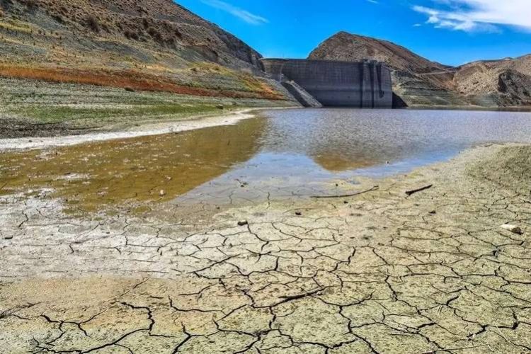 سدهای کشور همچنان کم‌آب؛ زنگ هشدار تأمین آب به صدا درآمد؟