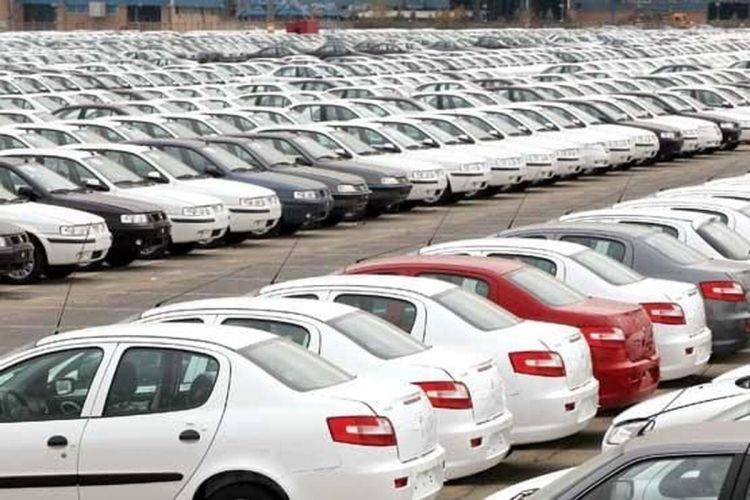 یا ارز 40تومانی بدهید؛ یا خودروها را با ارز 70 تومانی قیمت‌گذاری کنید