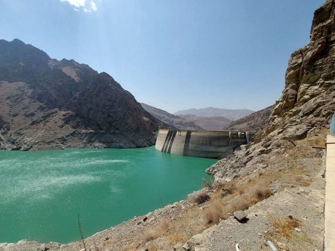 وقتی قیمت‌گذاری دستوری، برق و آب کشور را فلج می‌کند