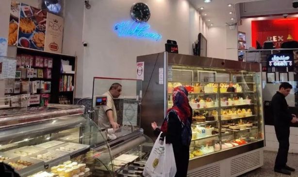 کاهش خرید شیرینی در آستانه یلدا